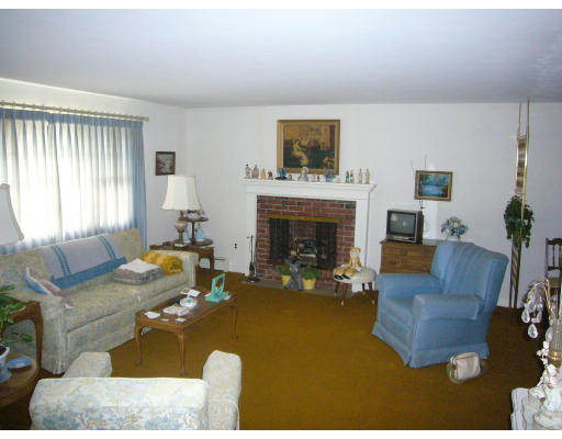 135 Kingston Road Waltham, MA 02451 - Photo 5 of 20