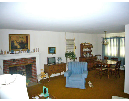 135 Kingston Road Waltham, MA 02451 - Photo 6 of 20