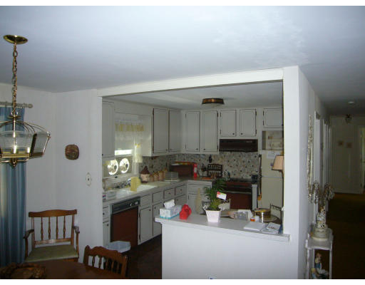 135 Kingston Road Waltham, MA 02451 - Photo 8 of 20