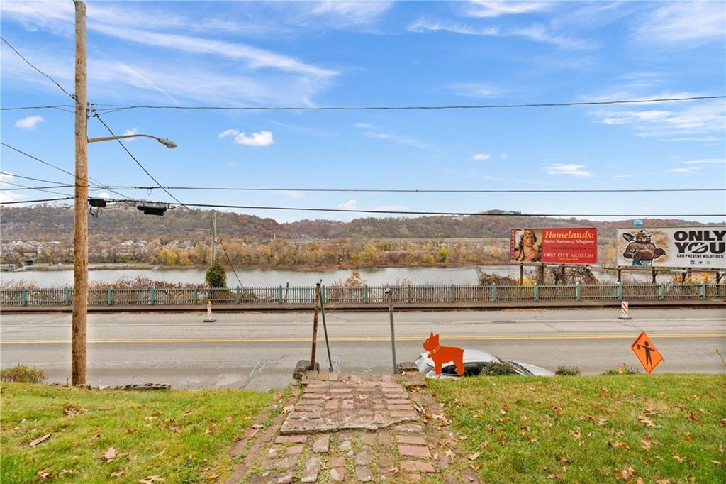 6824 Butler Street Pittsburgh, PA 15206 - Photo 4 of 26 a view of a terrace