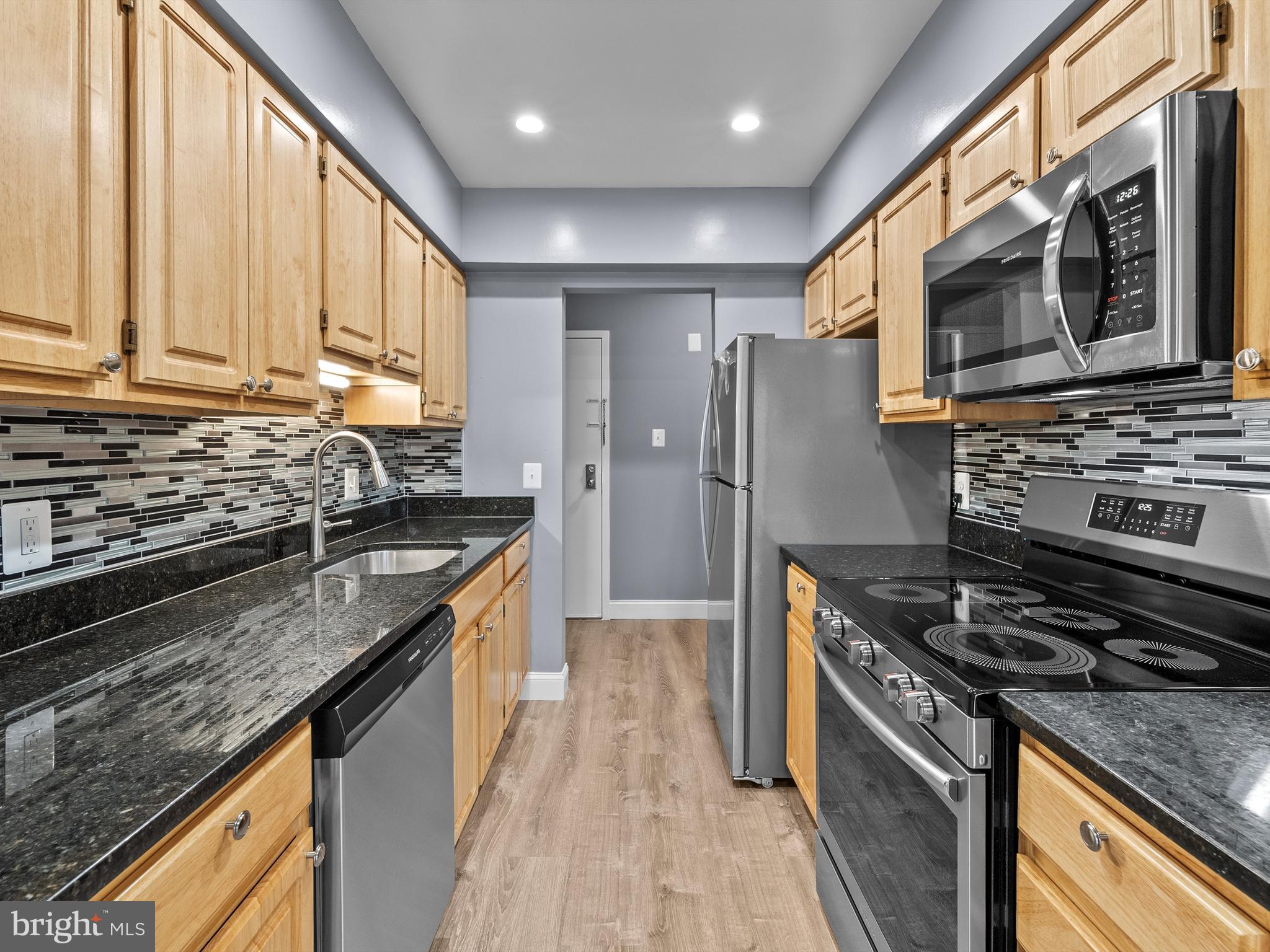 11613 Stoneview Square, Unit 21C Reston, VA 20191 - Photo 4 of 23