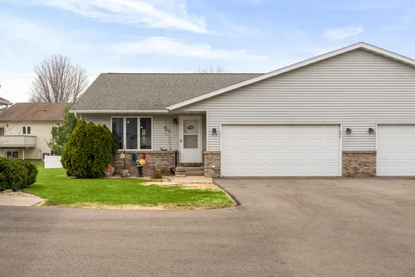 $277,500 | 10-th 10-th Avenue Avenue, Onalaska, WI 54650