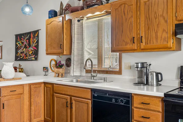 $277,500 | 10-th 10-th Avenue Avenue, Onalaska, WI 54650