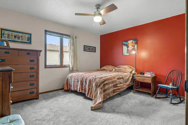 $277,500 | 10-th 10-th Avenue Avenue, Onalaska, WI 54650