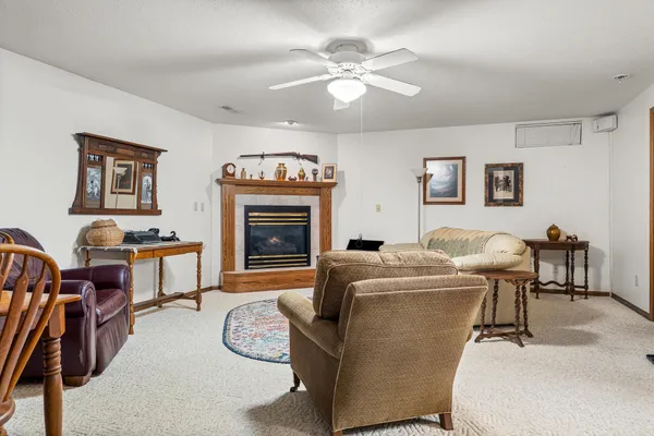 $277,500 | 10-th 10-th Avenue Avenue, Onalaska, WI 54650