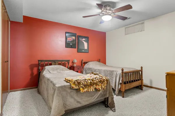 $277,500 | 10-th 10-th Avenue Avenue, Onalaska, WI 54650