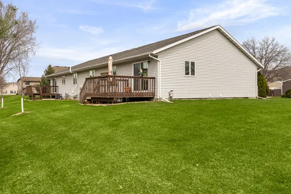 $277,500 | 10-th 10-th Avenue Avenue, Onalaska, WI 54650