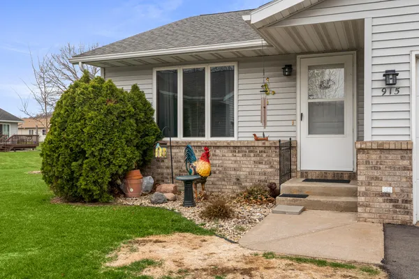 $277,500 | 10-th 10-th Avenue Avenue, Onalaska, WI 54650