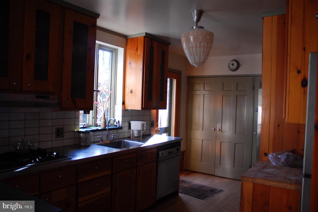 6628 Rannoch Road Bethesda, MD 20817 - Photo 22 of 30