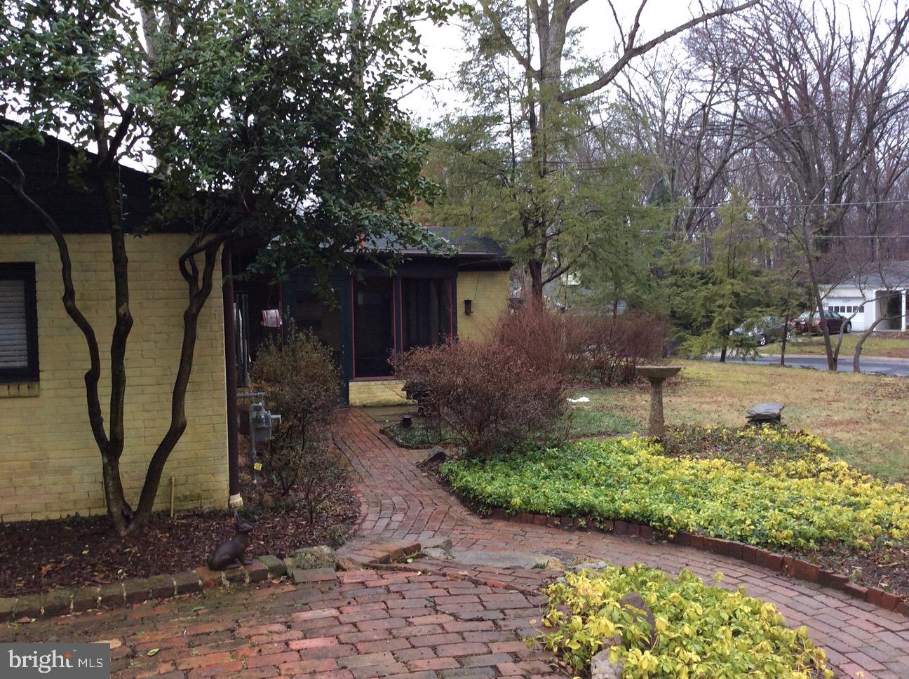 6628 Rannoch Road Bethesda, MD 20817 - Photo 8 of 30