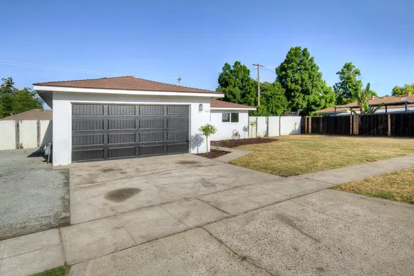 $397,000 | 4745 North 5th Street, Fresno, CA 93726