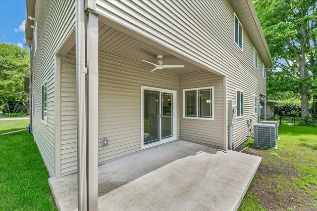 $321,900 | 5 Montclair Road, Unit A, Urbana, IL 61801