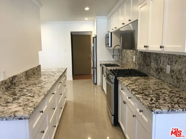 $4,950 | 16169 Sunset Boulevard, Unit 302, Pacific Palisades, CA 90272