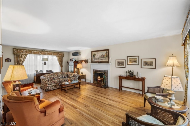 58 Andover Road Sparta, NJ 07871 - Photo 4 of 38