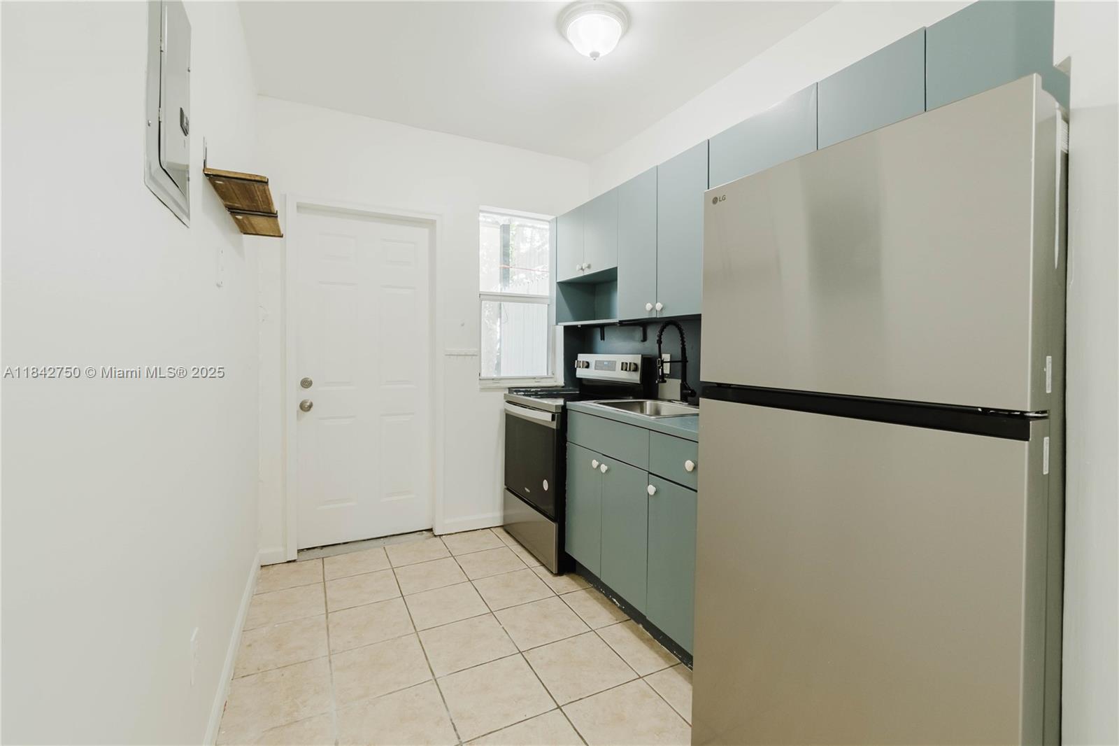 109 Northwest 6th Avenue, Unit 6 Miami, FL 33128 - Photo 9 of 22