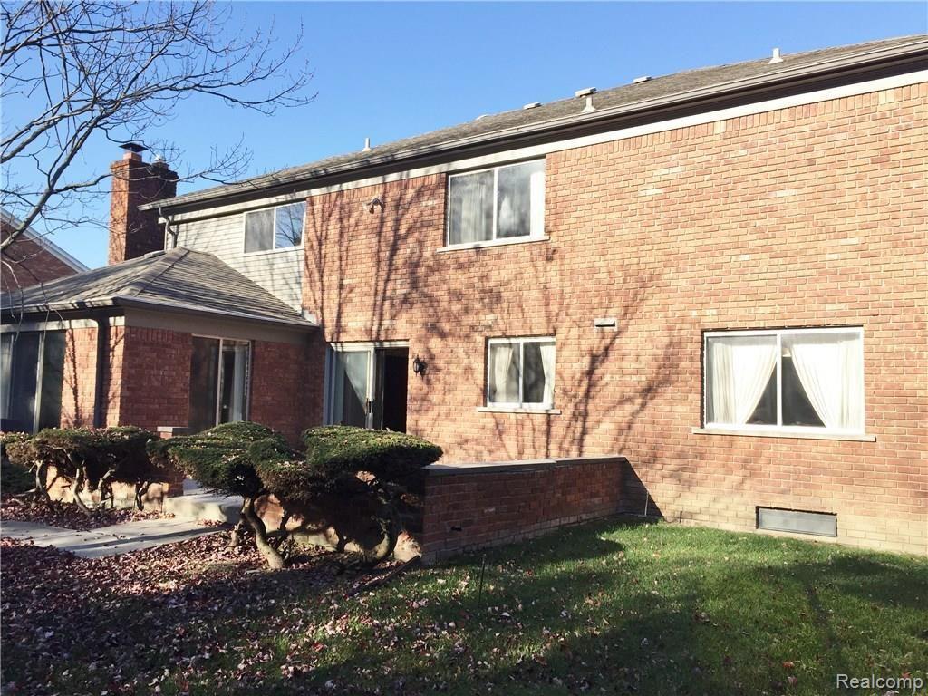 75 Belle Meade Road Grosse Pointe, MI 48236 - Photo 22 of 23 Back view of home