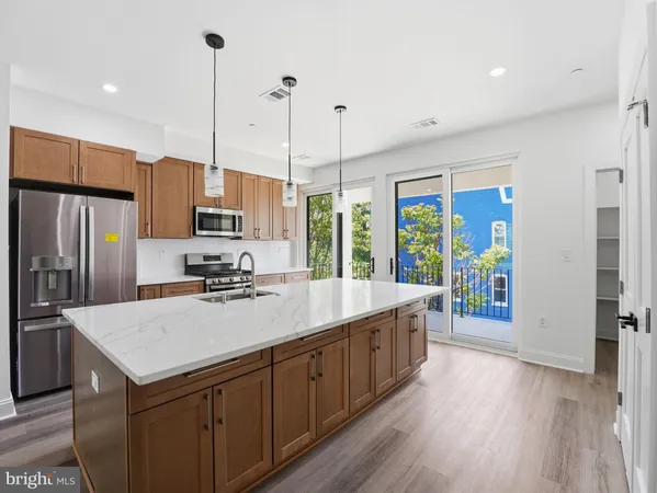 $5,600 | 2404 North Capitol Street Northwest, Unit B, Washington, DC 20002