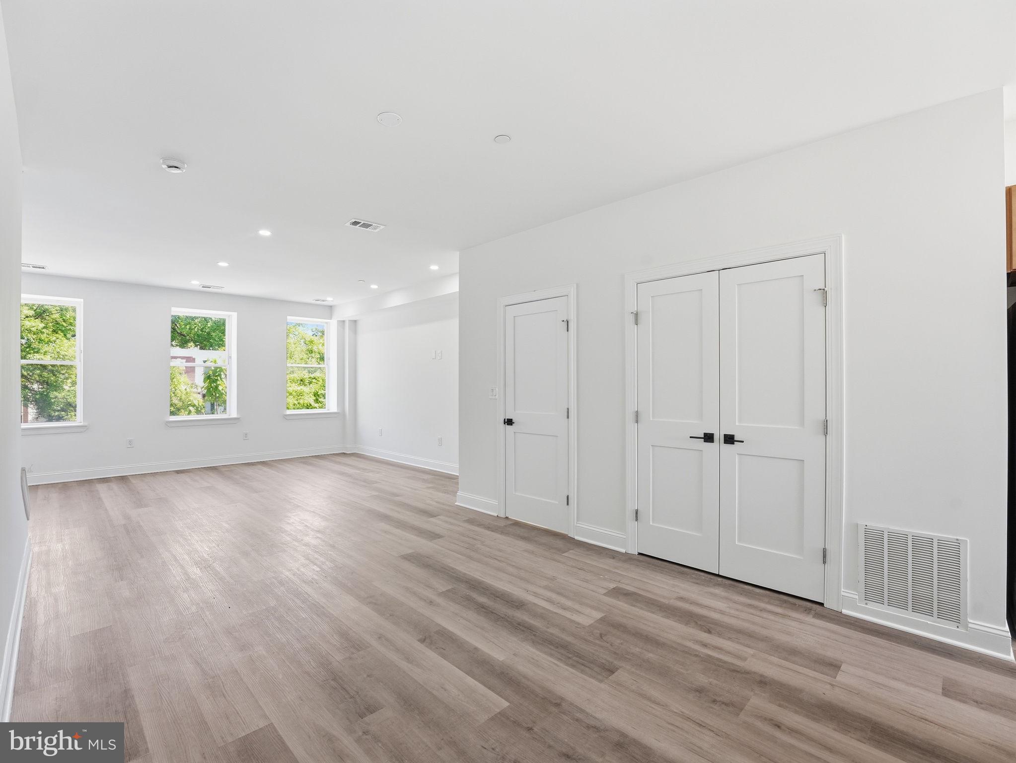2404 North Capitol Street Northwest, Unit B Washington, DC 20002 - Photo 4 of 22
