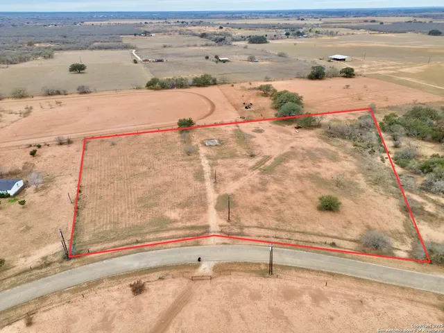 $230,000 | 120 South Ridge Drive, Lytle, TX 78052