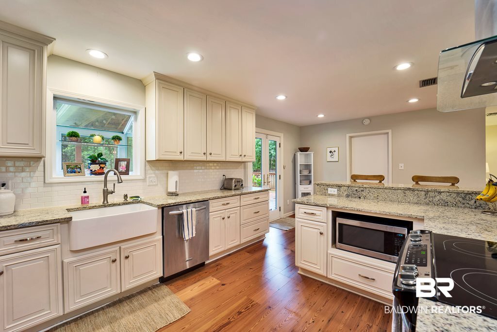 813 Holt Street Daphne, AL 36526 - Photo 9 of 25