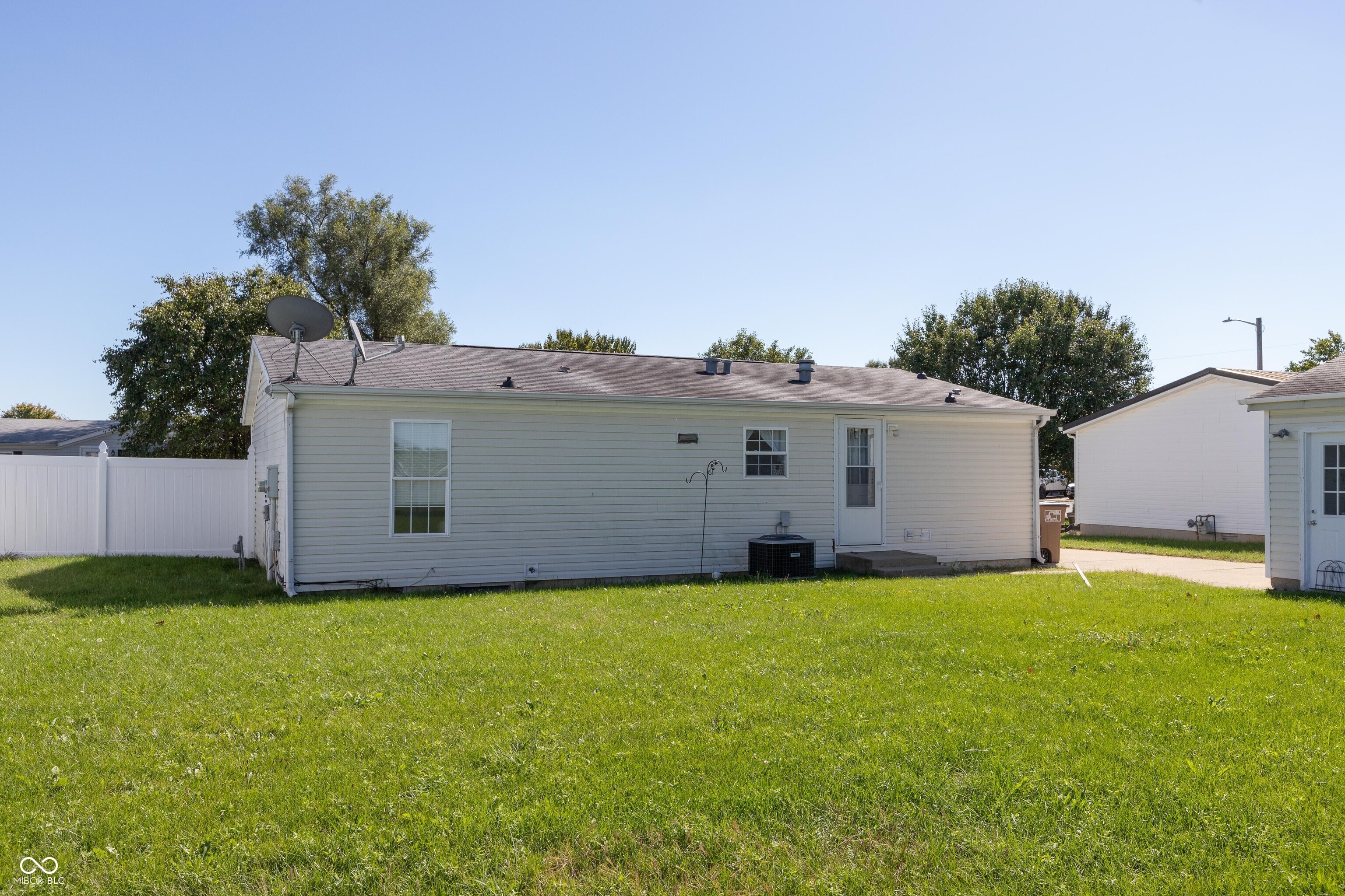 4620 Autumn Ridge Drive Columbus, IN 47203 - Photo 23 of 26