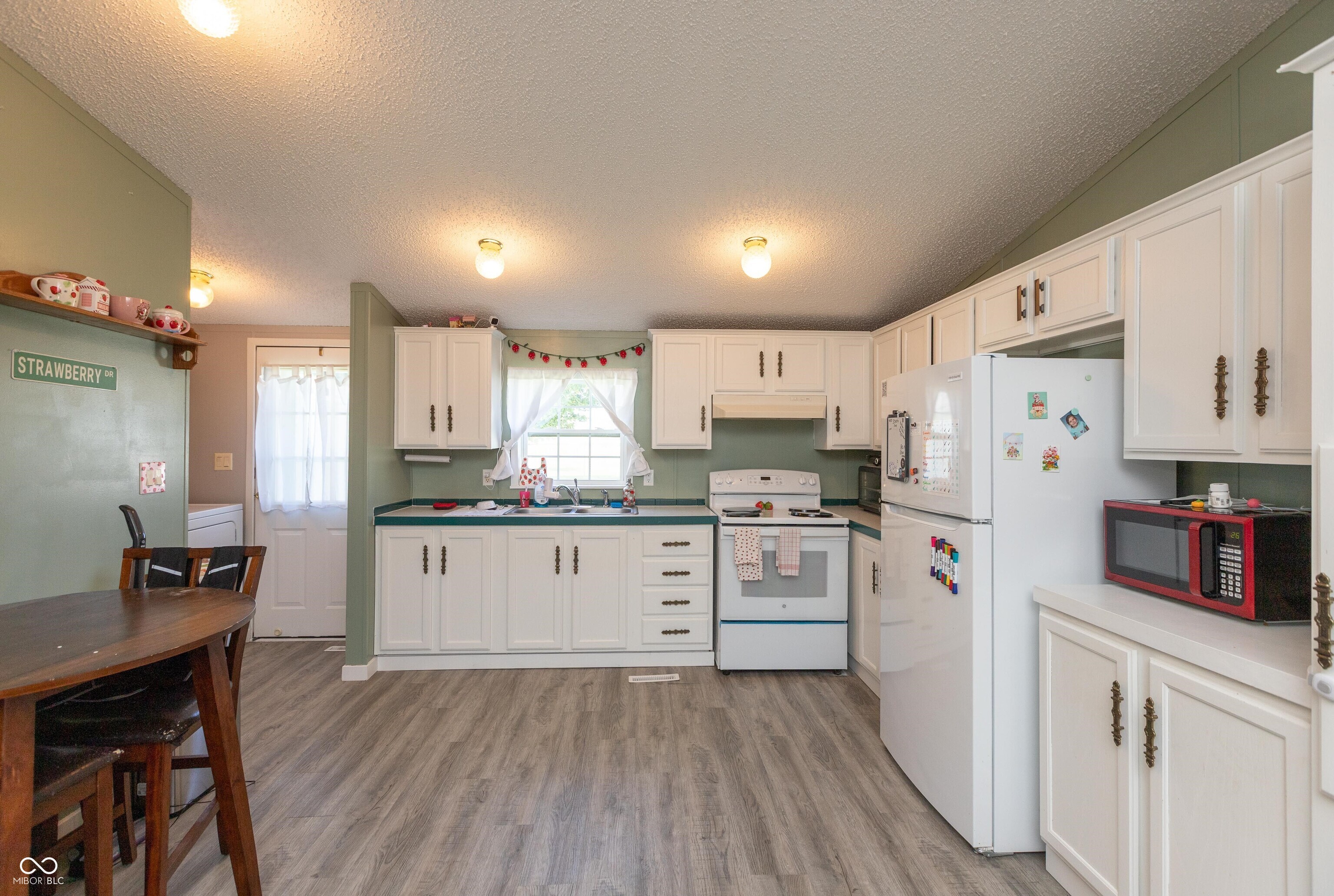 4620 Autumn Ridge Drive Columbus, IN 47203 - Photo 7 of 26