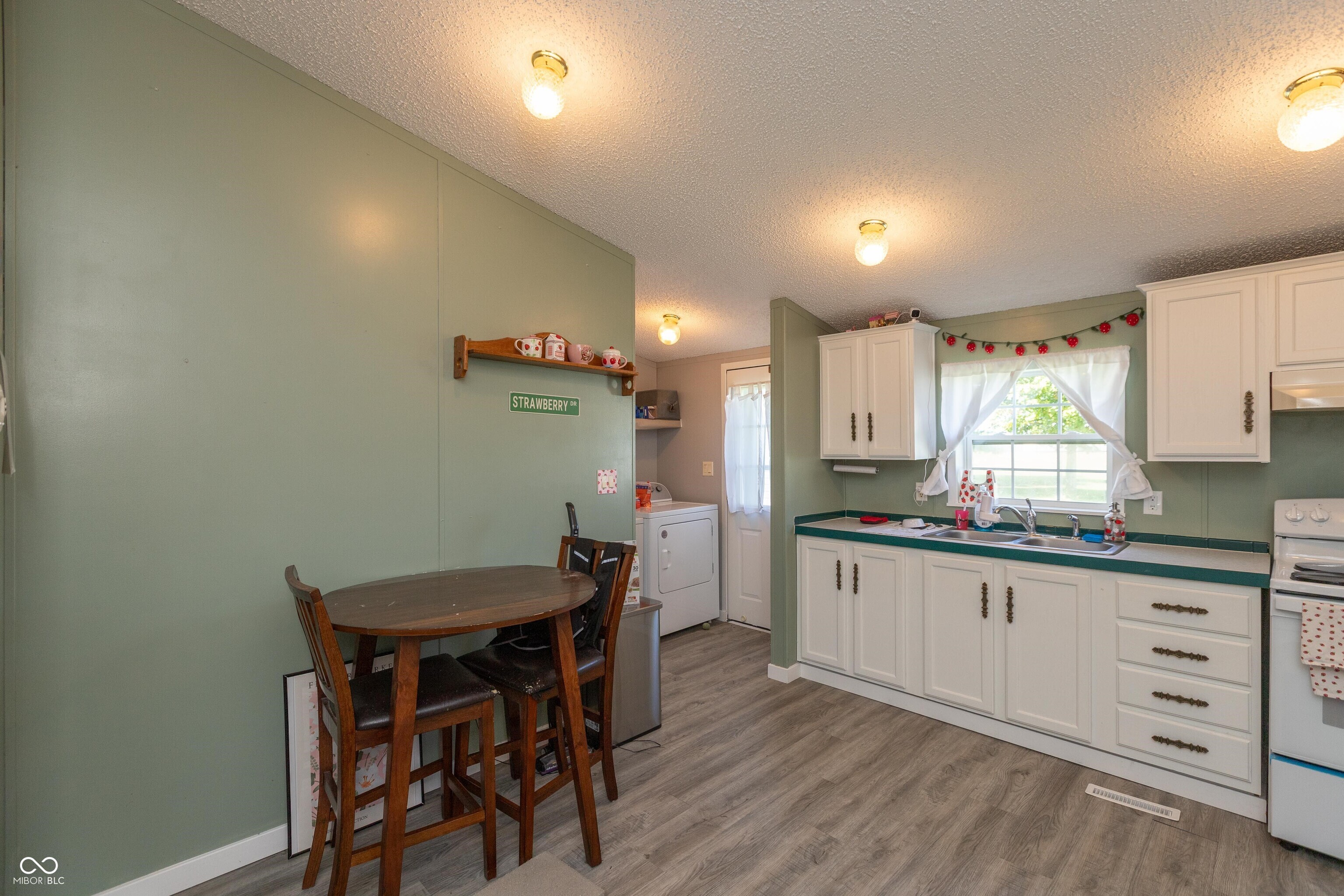 4620 Autumn Ridge Drive Columbus, IN 47203 - Photo 8 of 26