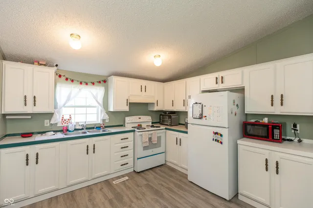 $209,900 | 4620 Autumn Ridge Drive, Columbus, IN 47203