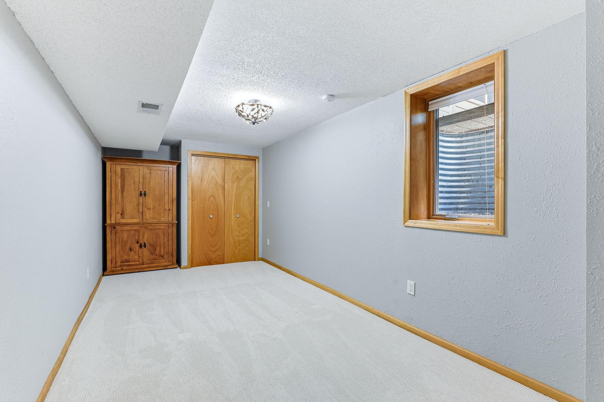 3924 Tonkawood Road Minnetonka, MN 55345 - Photo 34 of 47