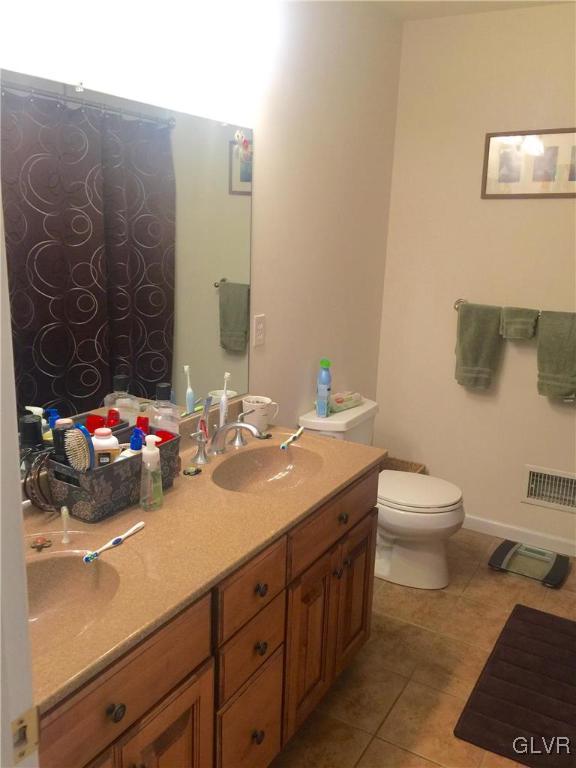 4139 Ross Road Bethlehem, PA 18020 - Photo 14 of 24 Gallery Image 14