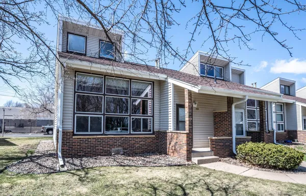 $184,900 | 910 9th Street, Farmington, MN 55024