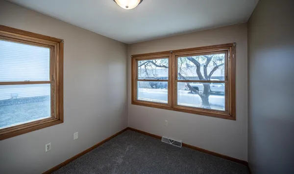 $184,900 | 910 9th Street, Farmington, MN 55024