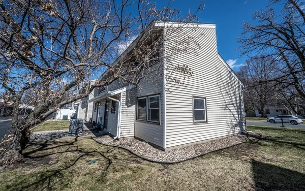 $184,900 | 910 9th Street, Farmington, MN 55024