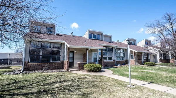 $184,900 | 910 9th Street, Farmington, MN 55024