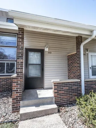 $184,900 | 910 9th Street, Farmington, MN 55024