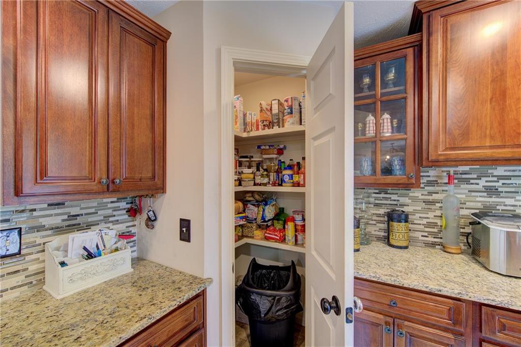 12108 Oak Ridge Road Independence, MO 64052 - Photo 12 of 51
