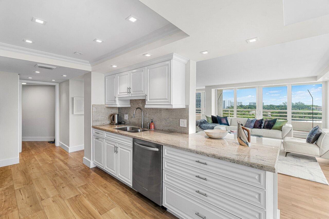 4201 North Ocean Boulevard, Unit 601 Boca Raton, FL 33431 - Photo 17 of 72 OPEN KITCHEN CONCEPT
