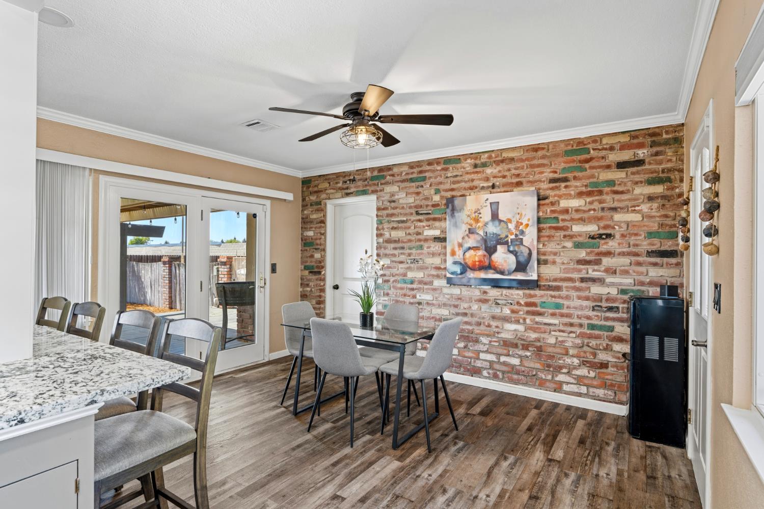 231 South Austin Road Manteca, CA 95336 - Photo 13 of 39 Breakfast room