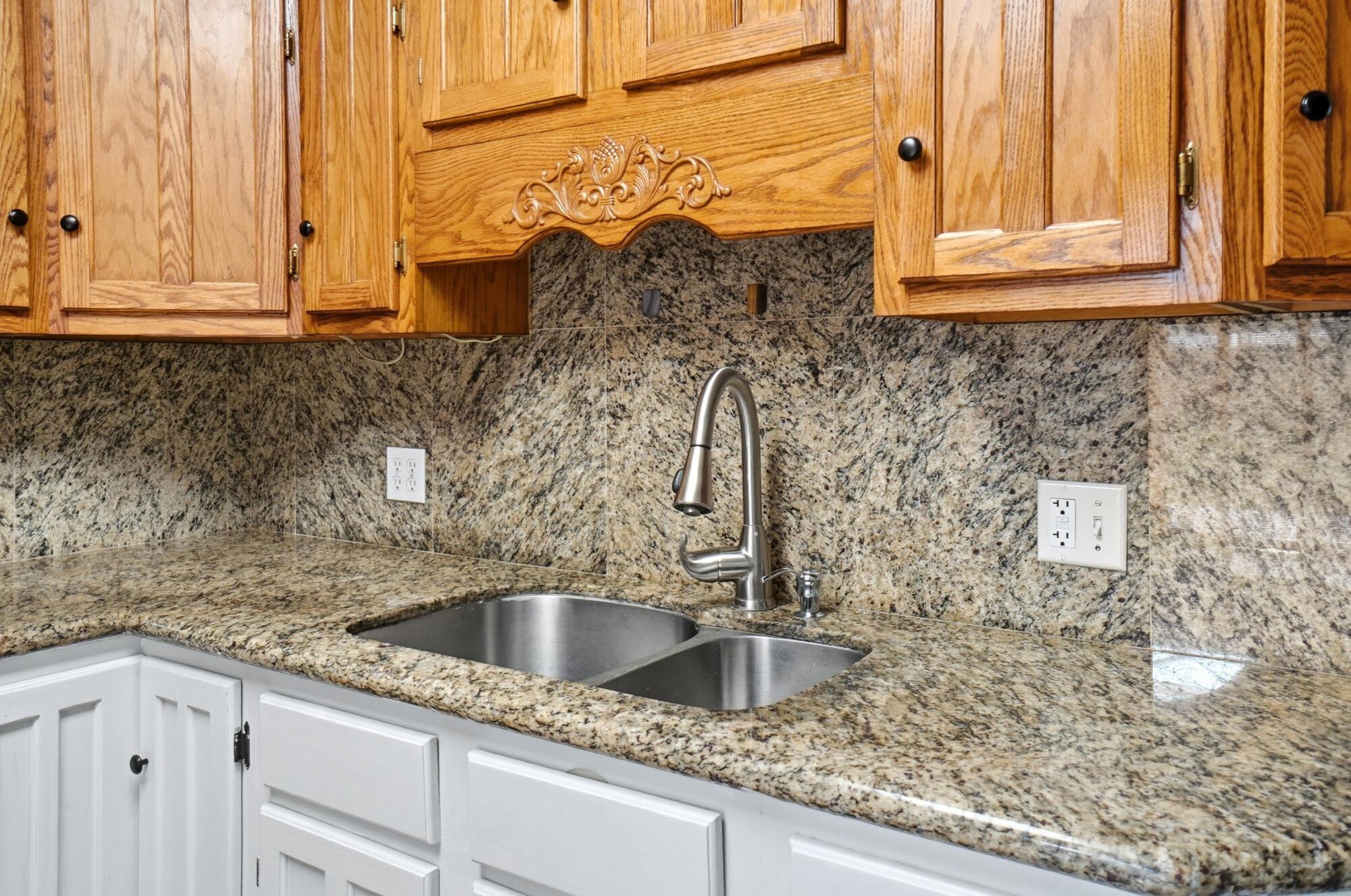 1425 Greenleaf Road Columbus, OH 43223 - Photo 18 of 52 099