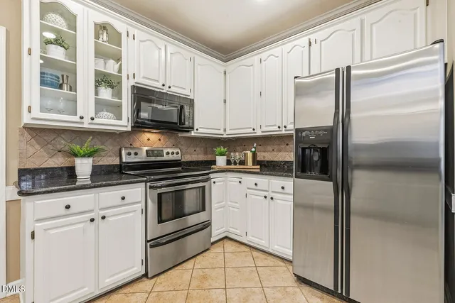 $725,000 | 3612 Summer Leaf Court, Raleigh, NC 27615