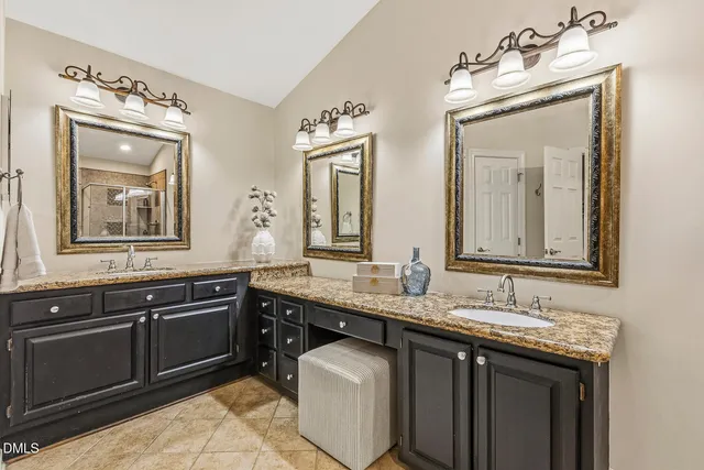 $725,000 | 3612 Summer Leaf Court, Raleigh, NC 27615