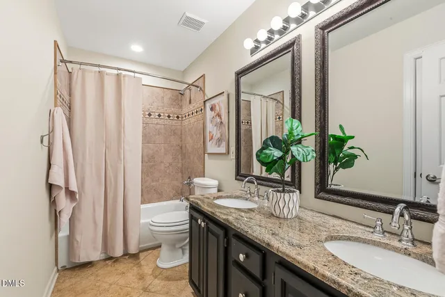 $725,000 | 3612 Summer Leaf Court, Raleigh, NC 27615