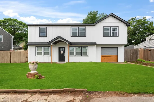 $749,000 | 130 East Carmans Road, Farmingdale, NY 11735