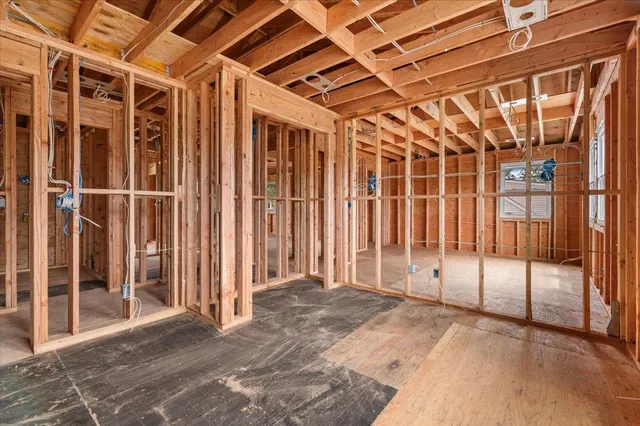 $749,000 | 130 East Carmans Road, Farmingdale, NY 11735