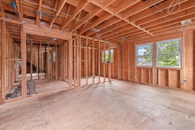 $749,000 | 130 East Carmans Road, Farmingdale, NY 11735