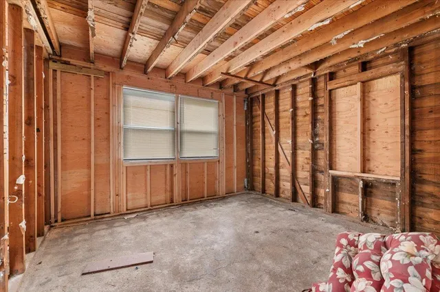 $749,000 | 130 East Carmans Road, Farmingdale, NY 11735