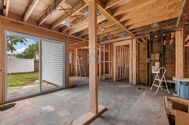 $749,000 | 130 East Carmans Road, Farmingdale, NY 11735