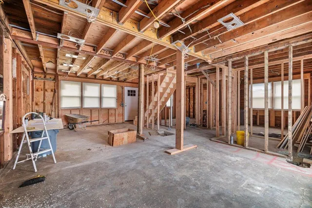 $749,000 | 130 East Carmans Road, Farmingdale, NY 11735