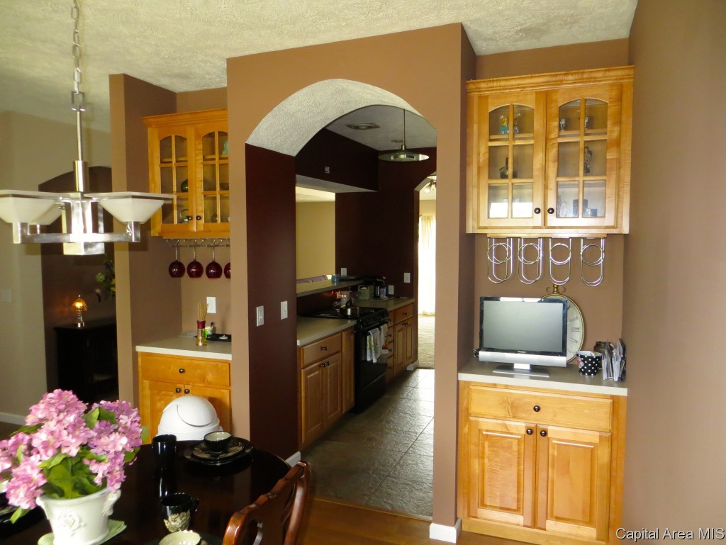 2919 South Meadowbrook Road, Unit 1 Springfield, IL 62711 - Photo 10 of 23