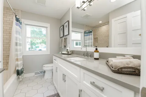 $2,998,000 | 1503 Milwaukee Street, Delafield, WI 53018